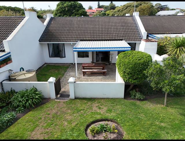 2 BEDROOM TOWNHOUSE FOR SALE IN PARADISE BEACH